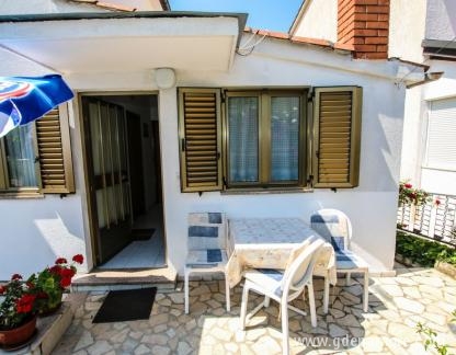 SANDI B / 3, logement privé à Poreč, Croatie - Ulaz u apartman 